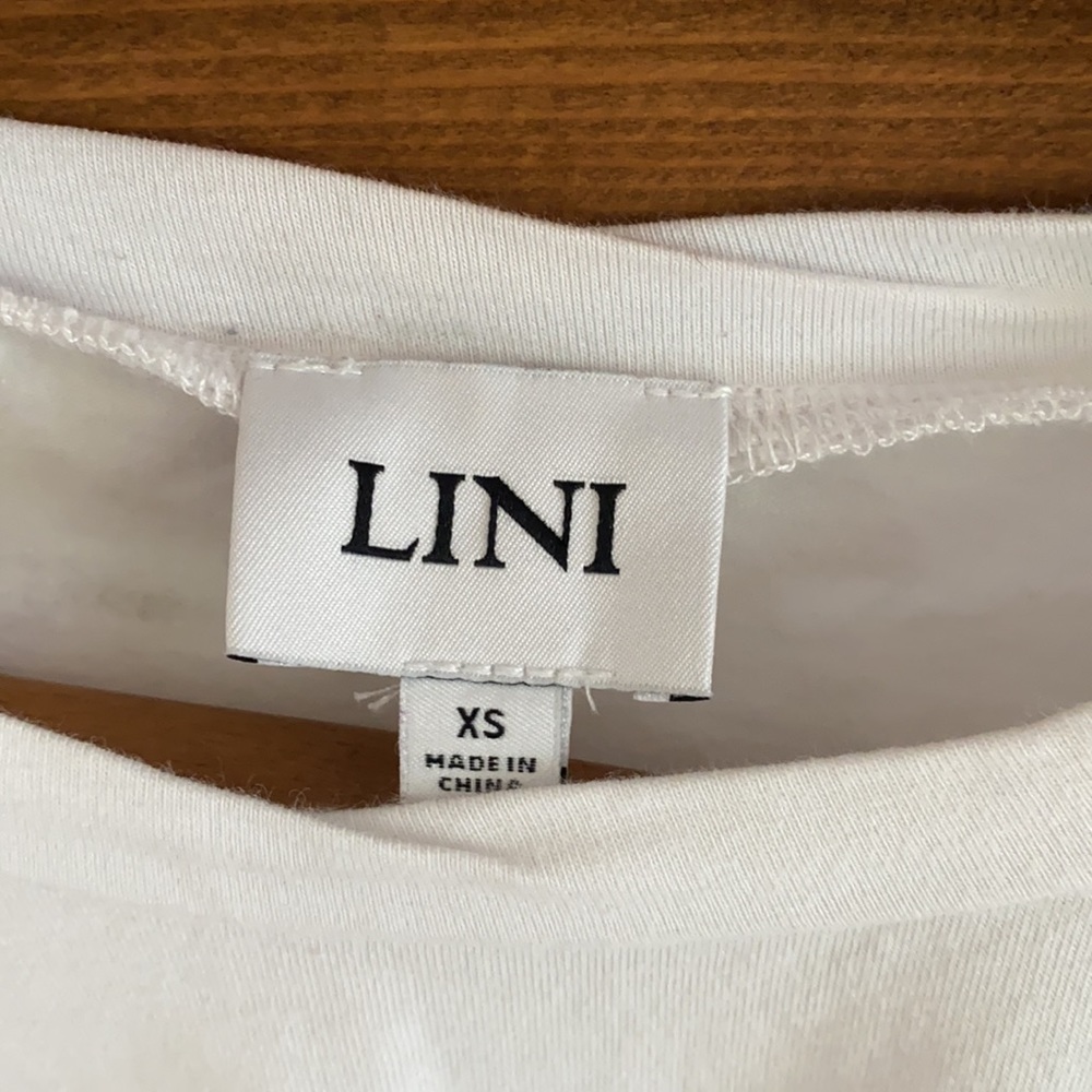 Detailed t-shirt - Picture 2 of 5